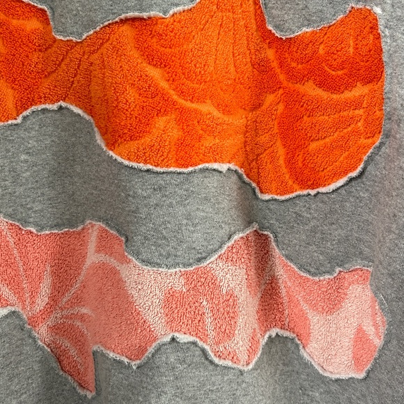 Upcycled handmade  sweatshirt with vintage towel inlay. - Picture 5 of 7